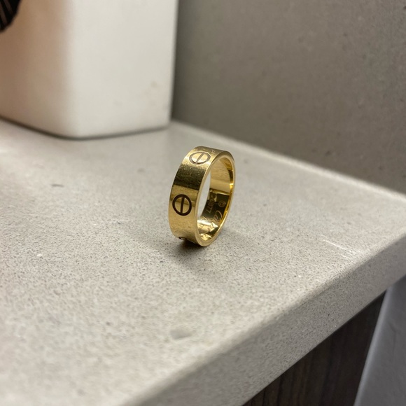 SOLD 🚫 Cartier Love Ring - Picture 5 of 9